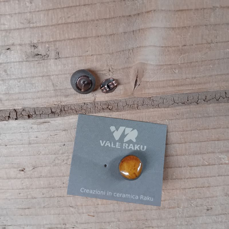SMALL LOBE EARRINGS