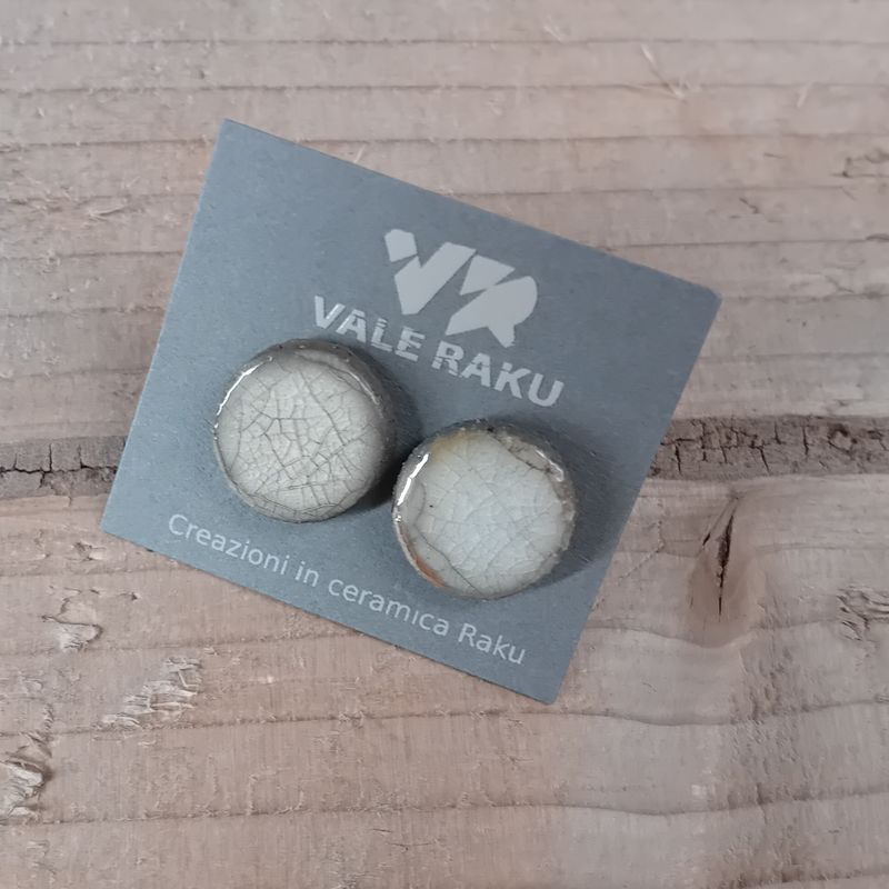 SMALL LOBE EARRINGS