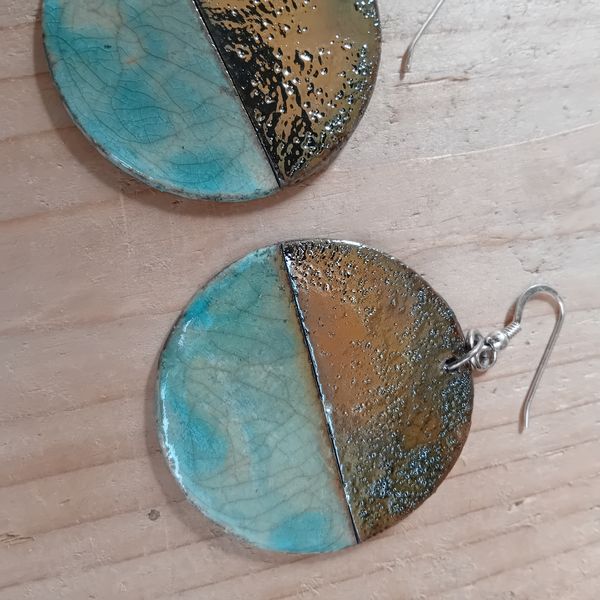 DANGLING EARRINGS