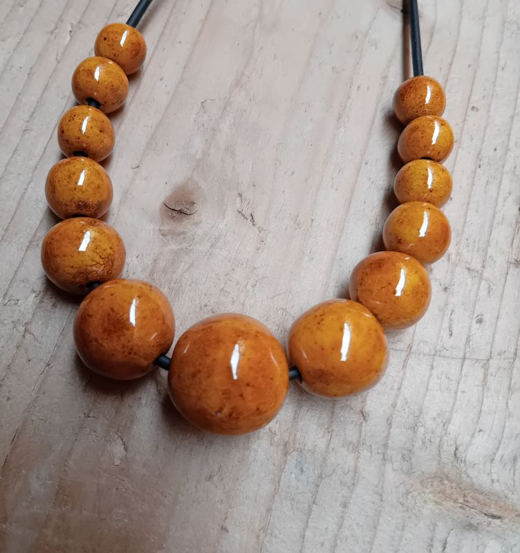 SHORT NECKLACE