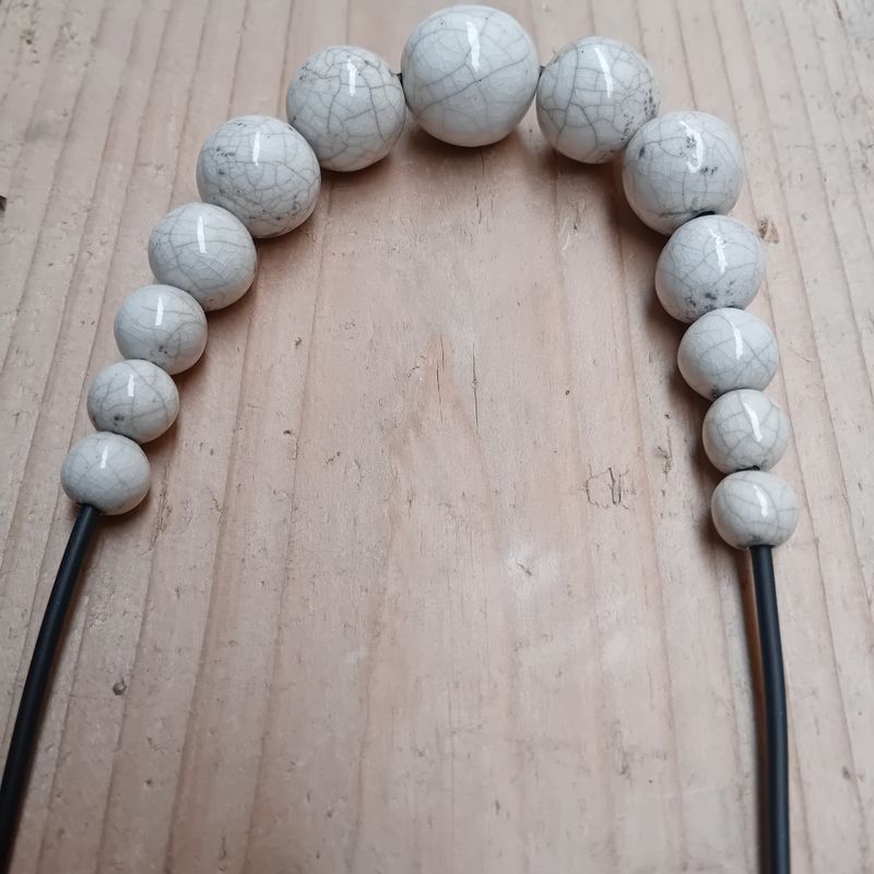 SHORT NECKLACE