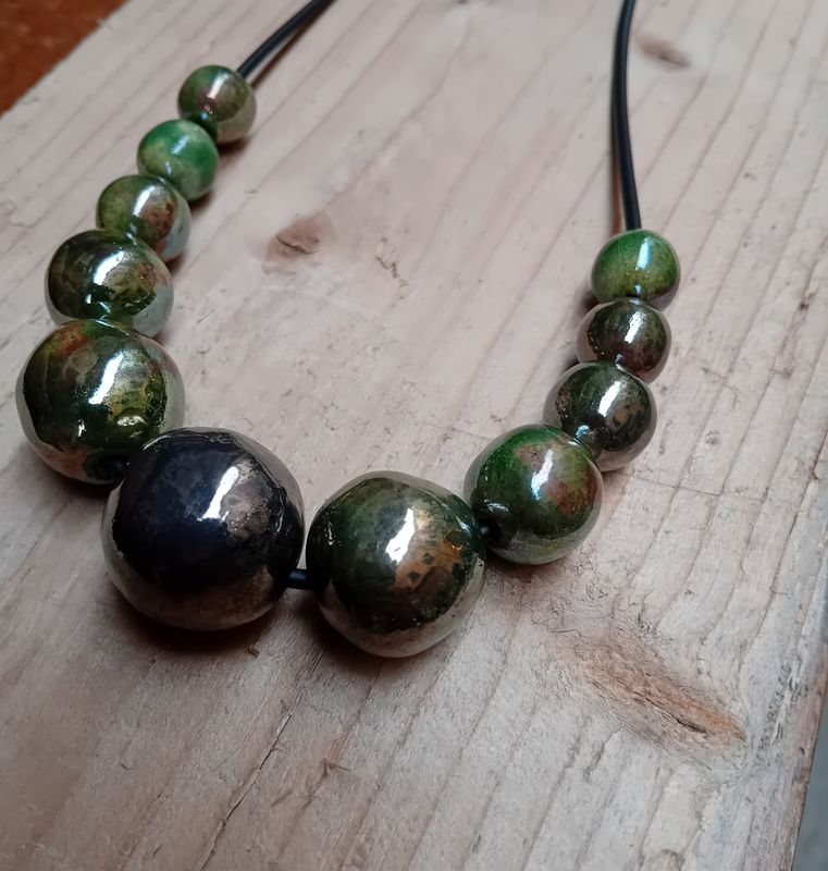 SHORT NECKLACE