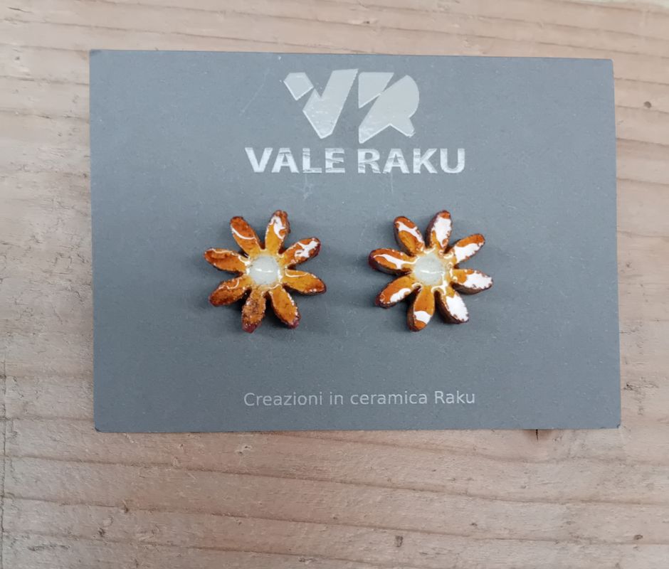 LOBE EARRINGS