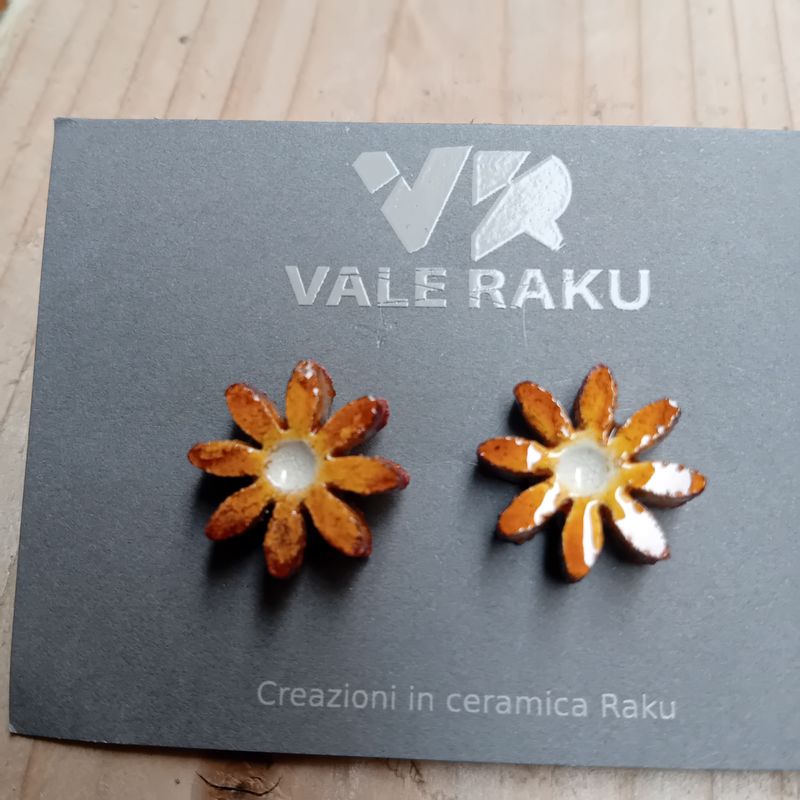 LOBE EARRINGS