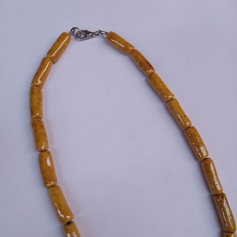 PINATUBO2 MODEL NECKLACE