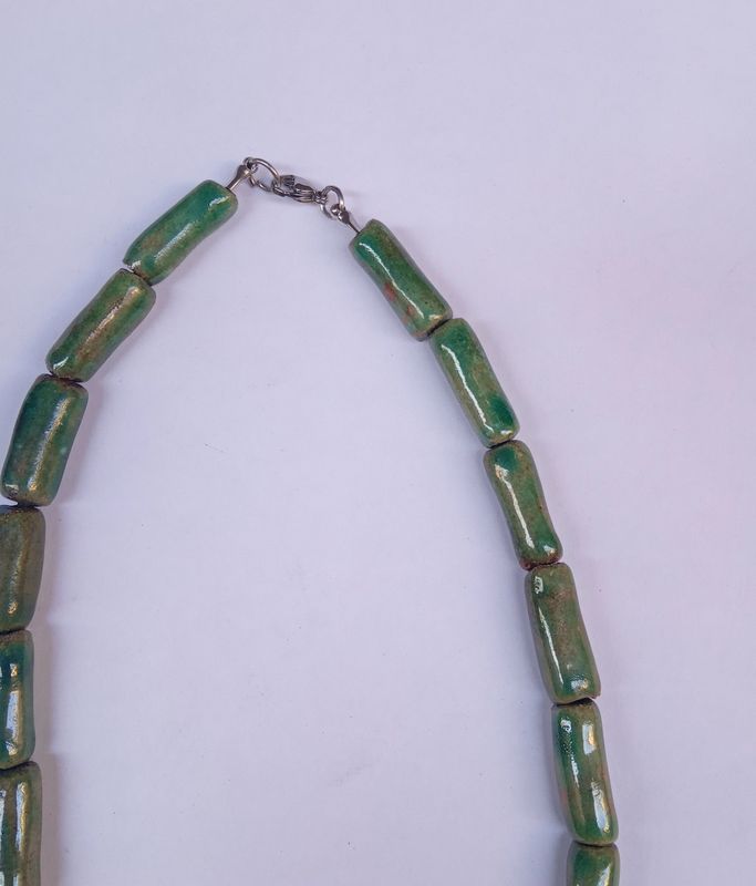 PINATUBO2 MODEL NECKLACE
